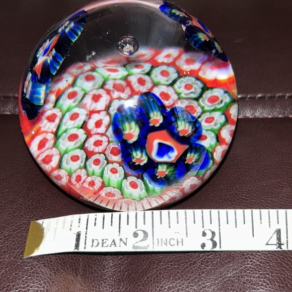 Glass paperweight - Picture 6 of 8